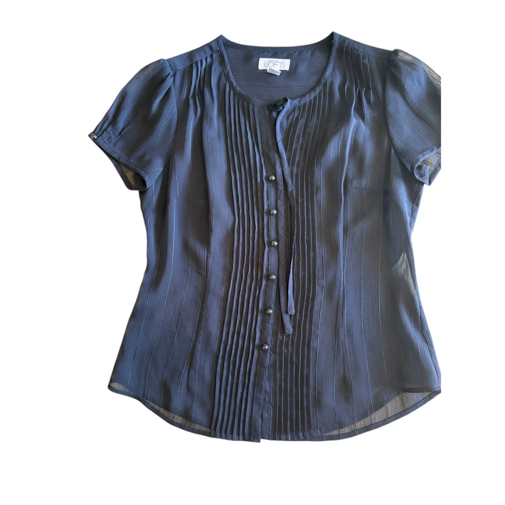 LOFT Ann Taylor Sheer Blouse Navy Pleated Front Short Sleeve Button Top Size 8 - Picture 5 of 9